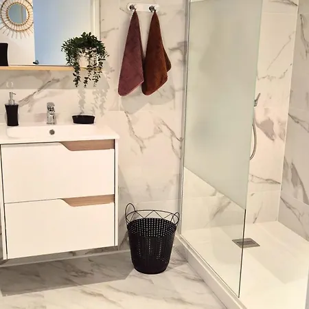 L'ambre - Moderne - Equipe - Douche Apartamento Lourdes