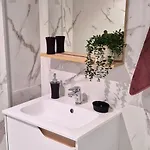 L'ambre - Moderne - Equipé - Douche * Lourdes